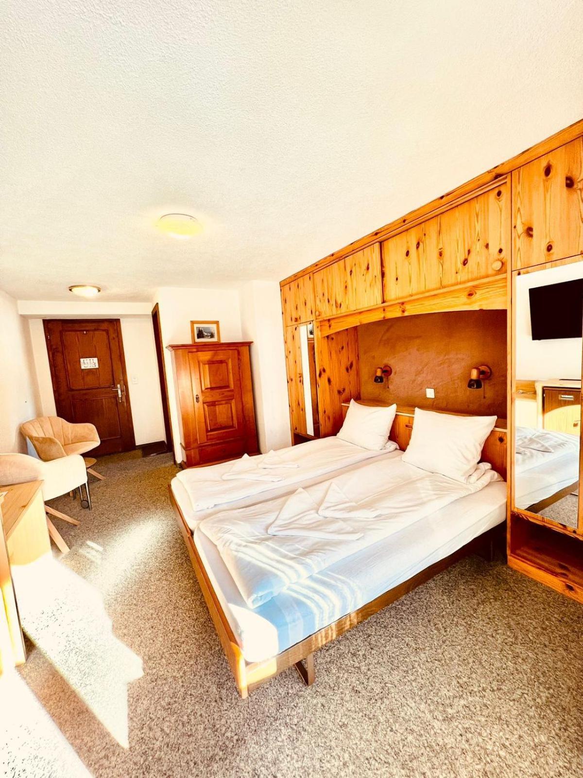 Hotel Old Jnn クロスタース エクステリア 写真
