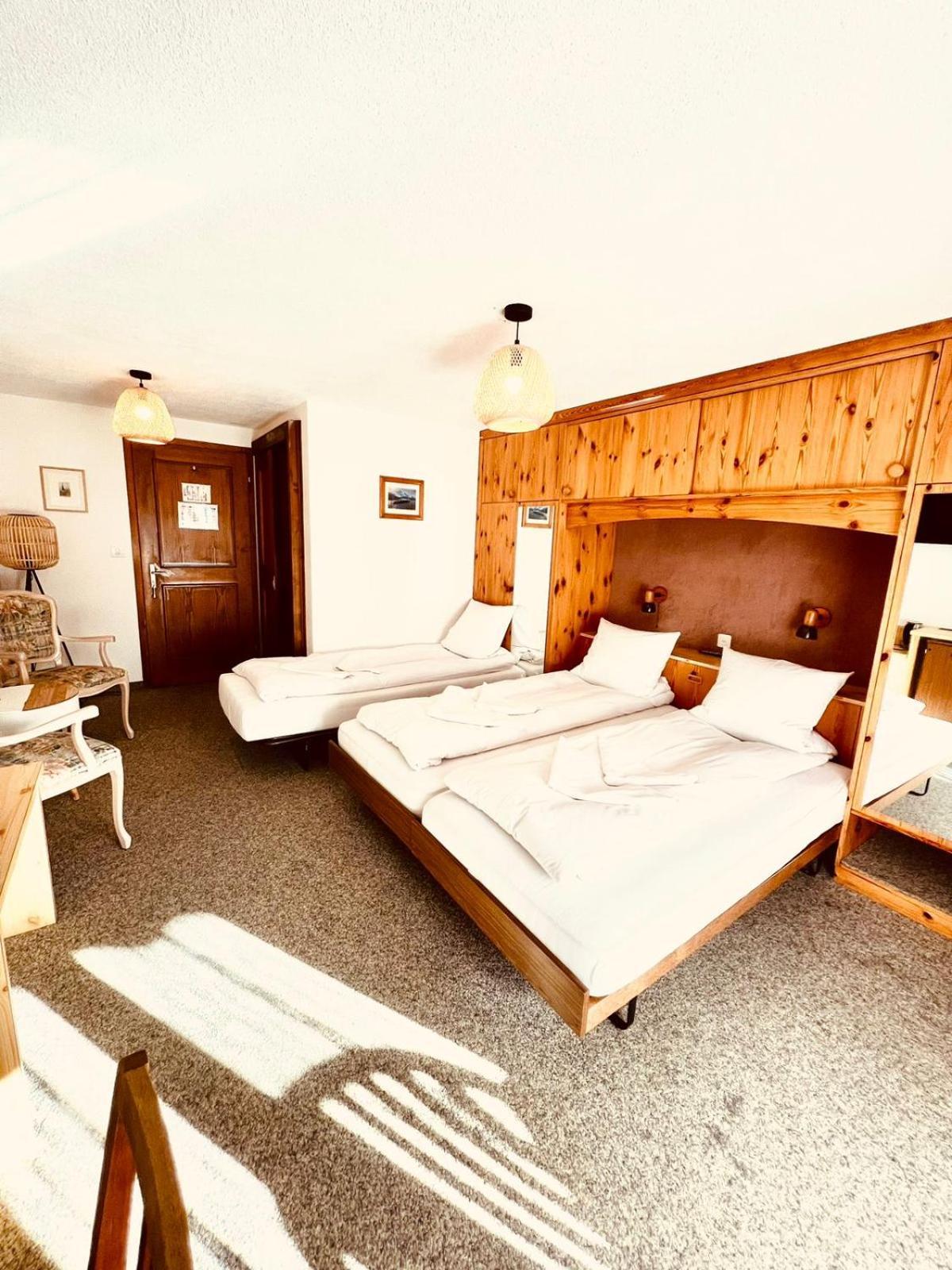 Hotel Old Jnn クロスタース エクステリア 写真
