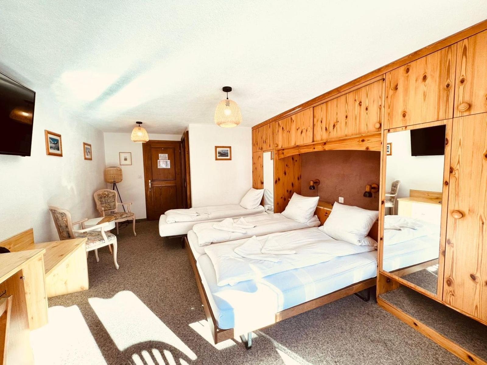 Hotel Old Jnn クロスタース エクステリア 写真